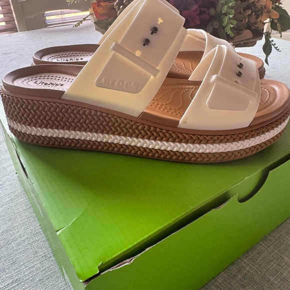 CROCS Women's White and Tan Sandals size 10 - Picture 2 of 7